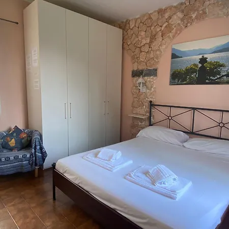 The Lovers - Independent Little House With Garden Argegno